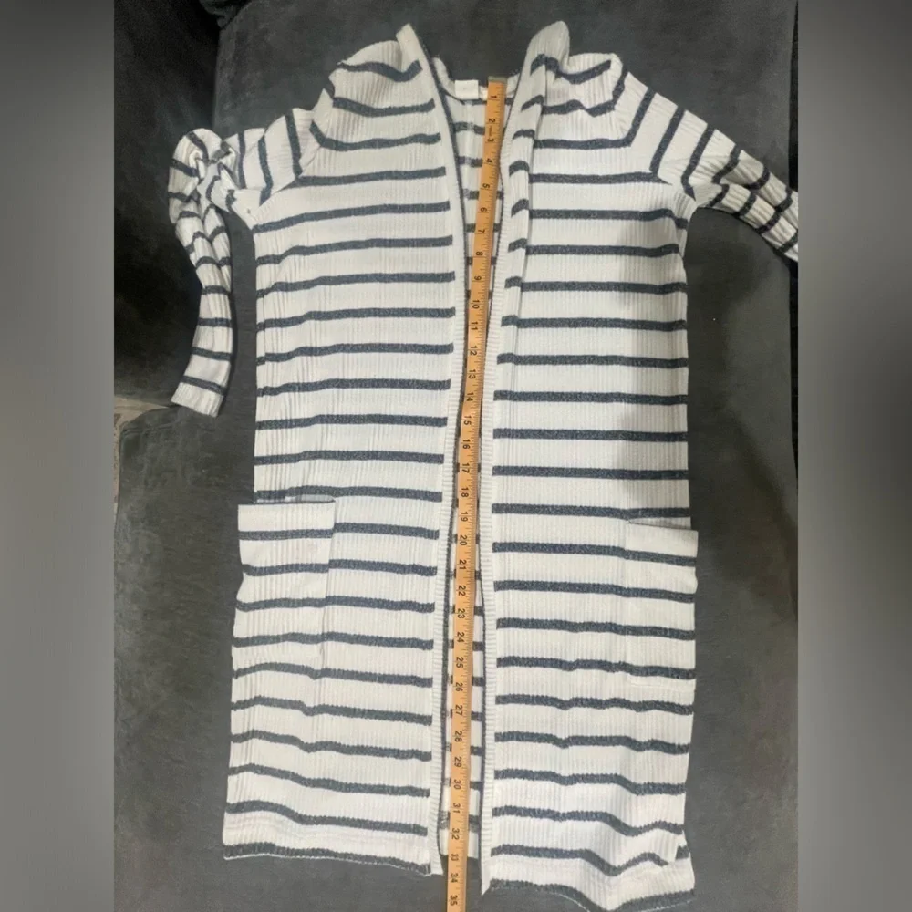 GAP ribbed black and white long striped Cardigan- size XS (fits like a small) - Picture 8 of 8
